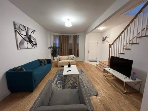 2000 SQFT  House 4BR/3BA BBQ 20min to Manhattan