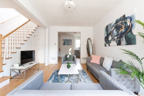 2000 SQFT  House 4BR/3BA BBQ 20min to Manhattan