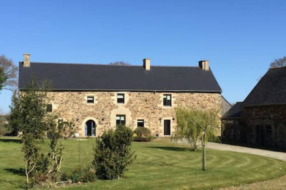 16th Century French Farmhouse in the heart of Brittany nr Dinan &amp; Jugon Les Lacs
