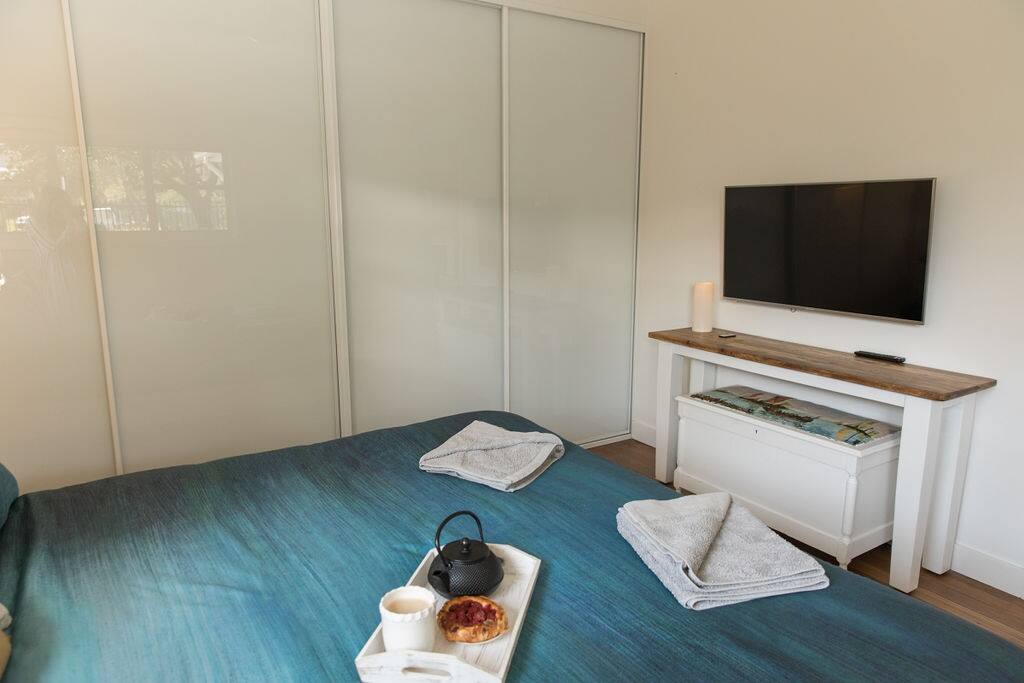 Main Bedroom - Hampton's beachside stay at Umina Beach,  - Umina Beach