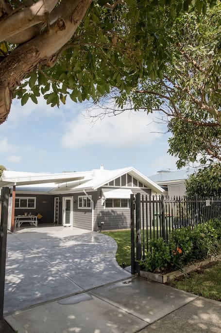 Modern luxury beachside stay for up to 6 people.
Hampton's at Umina Beach, Central Coast, NSW security remote gate