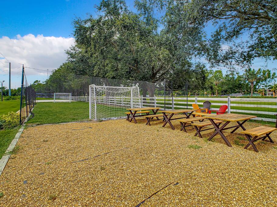 Exterior Eating Area - Pet friendly Orlando area near ESPN Center - Kissimmee