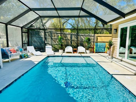 WALK Beach&River-Pool-Golf Cart-Putput-6 Suites-EV