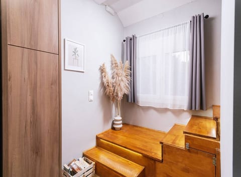 * * *Ammira Mare* *Maisonette near sea with pool