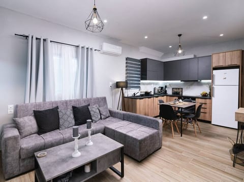 * * *Ammira Mare* *Maisonette near sea with pool