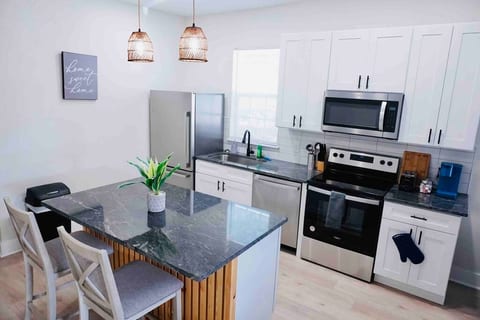 Duplex near Hospital/Downtown/UTC