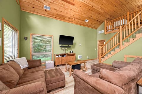 Wilderness Cabin - Nature Retreat & Woods Haven