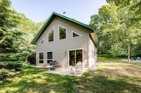 Wilderness Cabin - Nature Retreat & Woods Haven