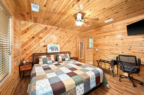 Wilderness Cabin - Nature Retreat & Woods Haven