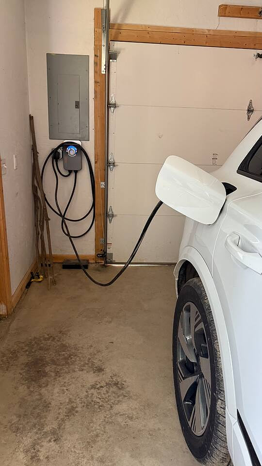Free Level 2 charger won't charge between 5pm-9pm M-F. J-1772 connector. Telsa/NACS will need an adapter
