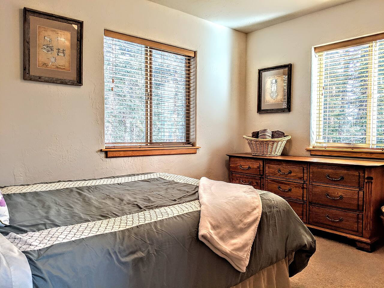 Queen bed with views of the woods