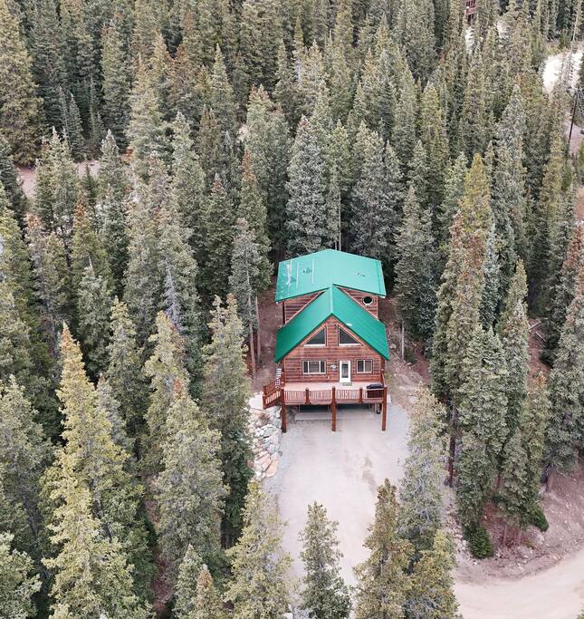 There is plenty of parking at the top of the driveway and 1 car can park in the garage. Relax in a Secluded Cabin in the Woods