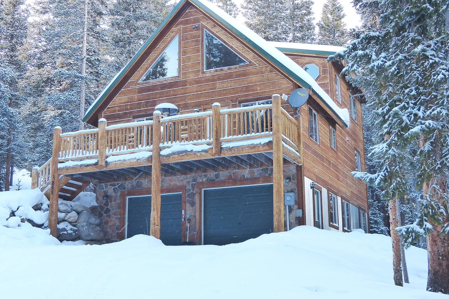 In the winter, you access the house thru the garage. In the non snowy months, we have an August smart lock for the door on the deck. The driveway is plowed when there is 5 inches but can be snowy before they plow. 4 wheel/all wheel is required.
