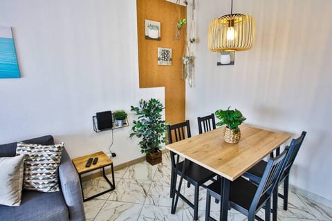 Apartment 3 min. from beach with A/C and balcony