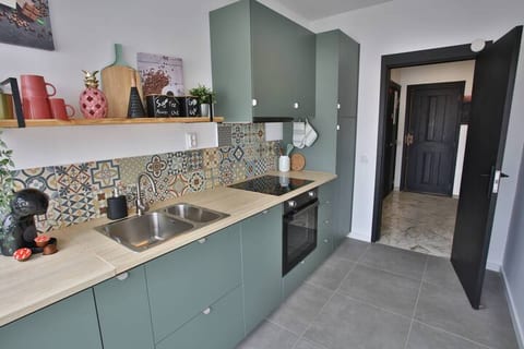 Apartment 3 min. from beach with A/C and balcony