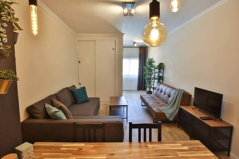 Luxe Condo with Pool, A/C & Seaview Balcony
