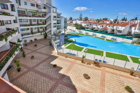 Luxe Condo with Pool, A/C & Seaview Balcony