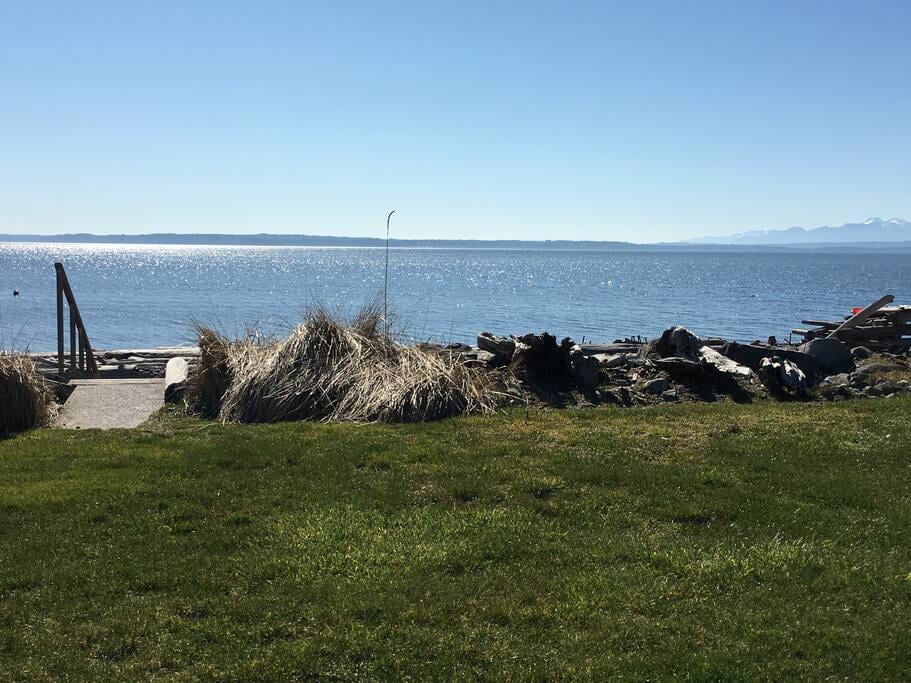 Direct beach access to Sunlight Beach