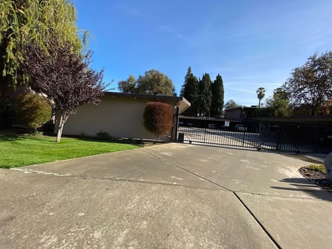 Longer Stay for Travelers - Midtown 718 Apartments