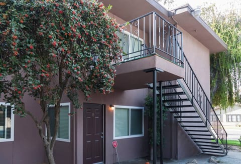 Longer Stay for Travelers - Midtown 718 Apartments