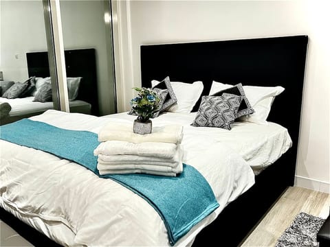 Brand *NEW* Premium High Floor Studio near Burj