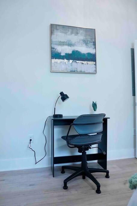 Modern 1BD Duplex near Hospital/Downtown/UTC