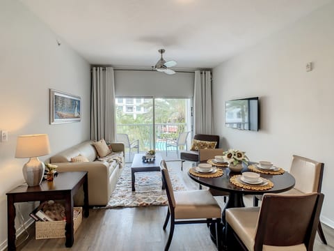 Pet Friendly Large 1 Bed 1 Bath at the Melia Hotel