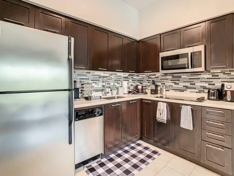 Pet Friendly Large 1 Bed 1 Bath at the Melia Hotel