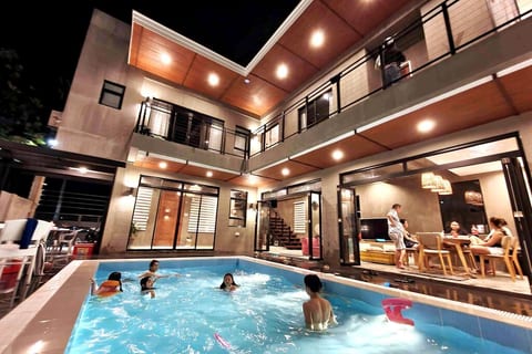 Isla Villa 2 - Luxury Pool Villa w Karaoke