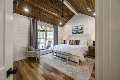 Platinum Ridge - Luxury 1 Bedroom with Bunk Nook!