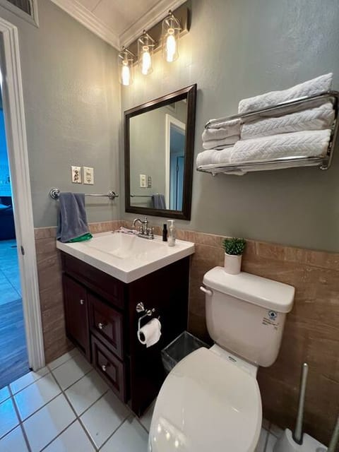 The View Hall bath with tub and shower
