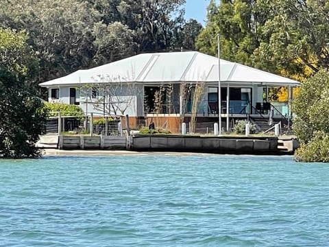 Port stephens -Pindimar Beach House