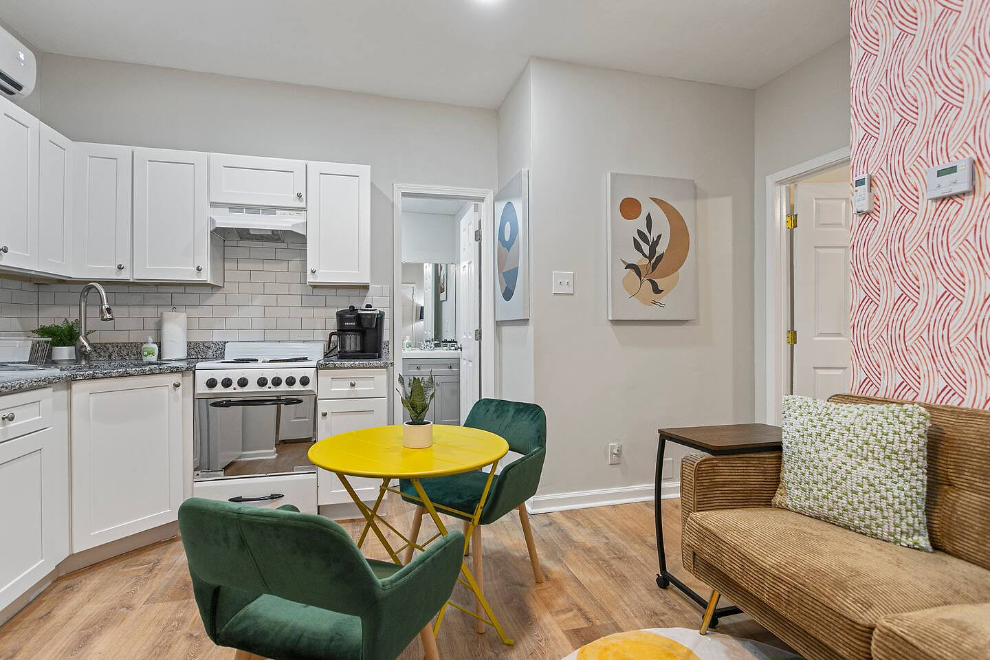 "The Barbie"-Monthly stays in Heart of Atlanta!