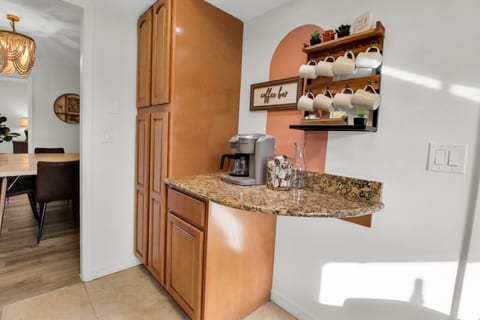 Coffee Bar w/K-cups, tea, sugar