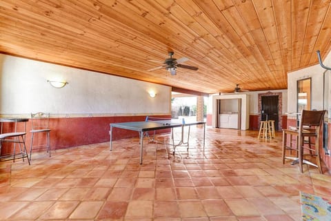 Happy Hours! Beautiful Master Suite Quiet N/hood