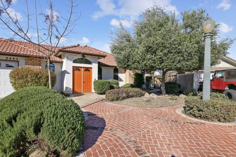 Happy Hours! Beautiful Master Suite Quiet N/hood