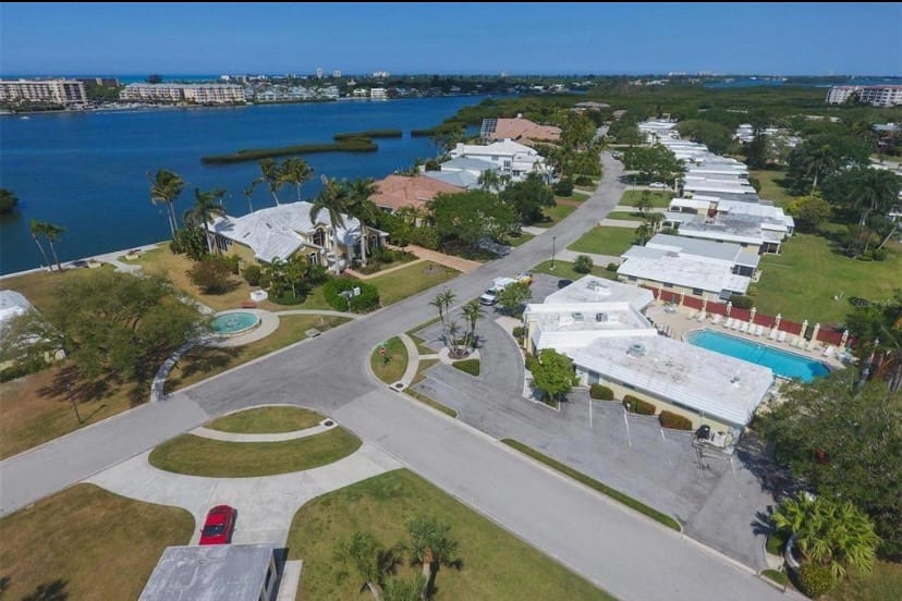 2 Bedroom/2 Bath, One Floor condominium - Sarasota