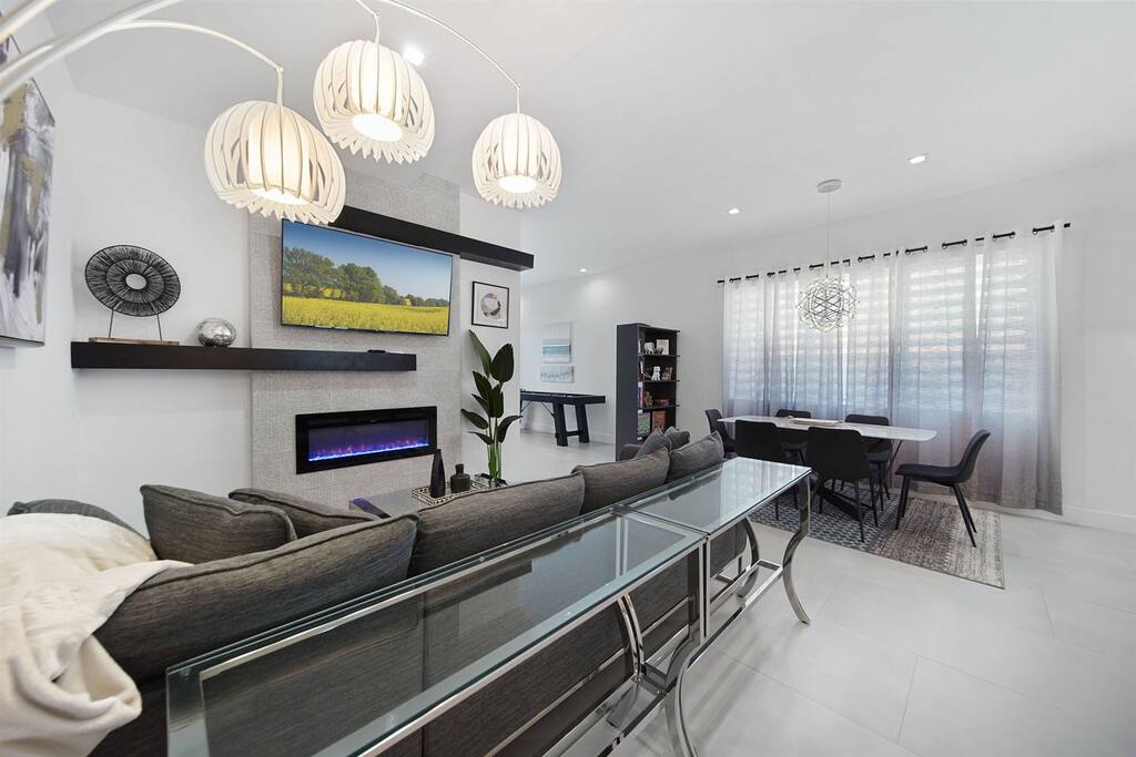 relax-in-style-mag-mile-pool-billiards-and-more/