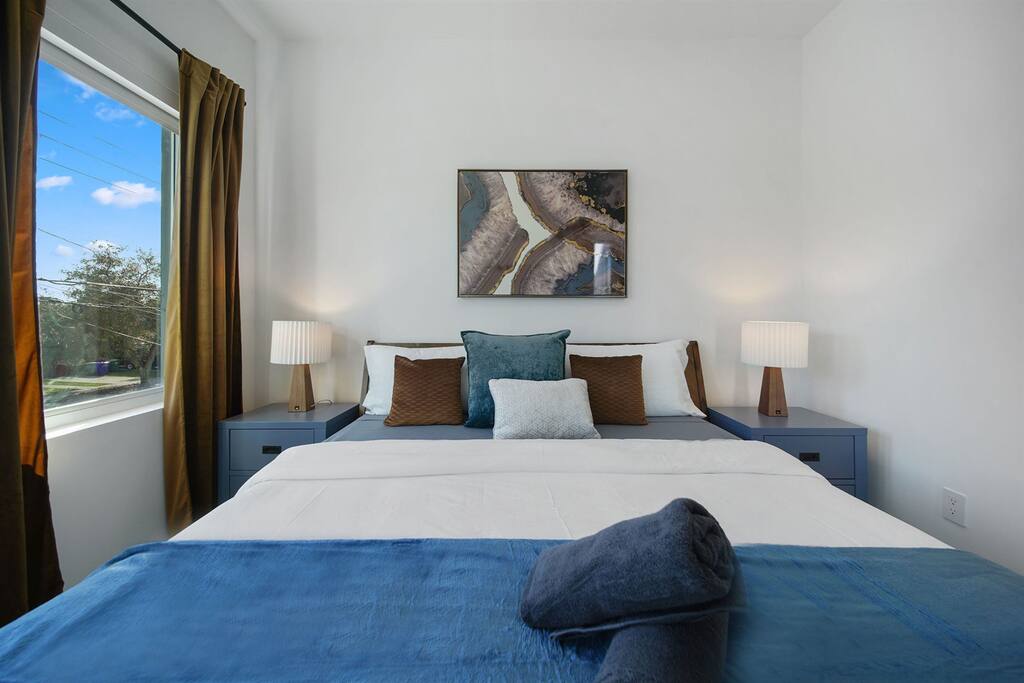 relax-in-style-mag-mile-pool-billiards-and-more/