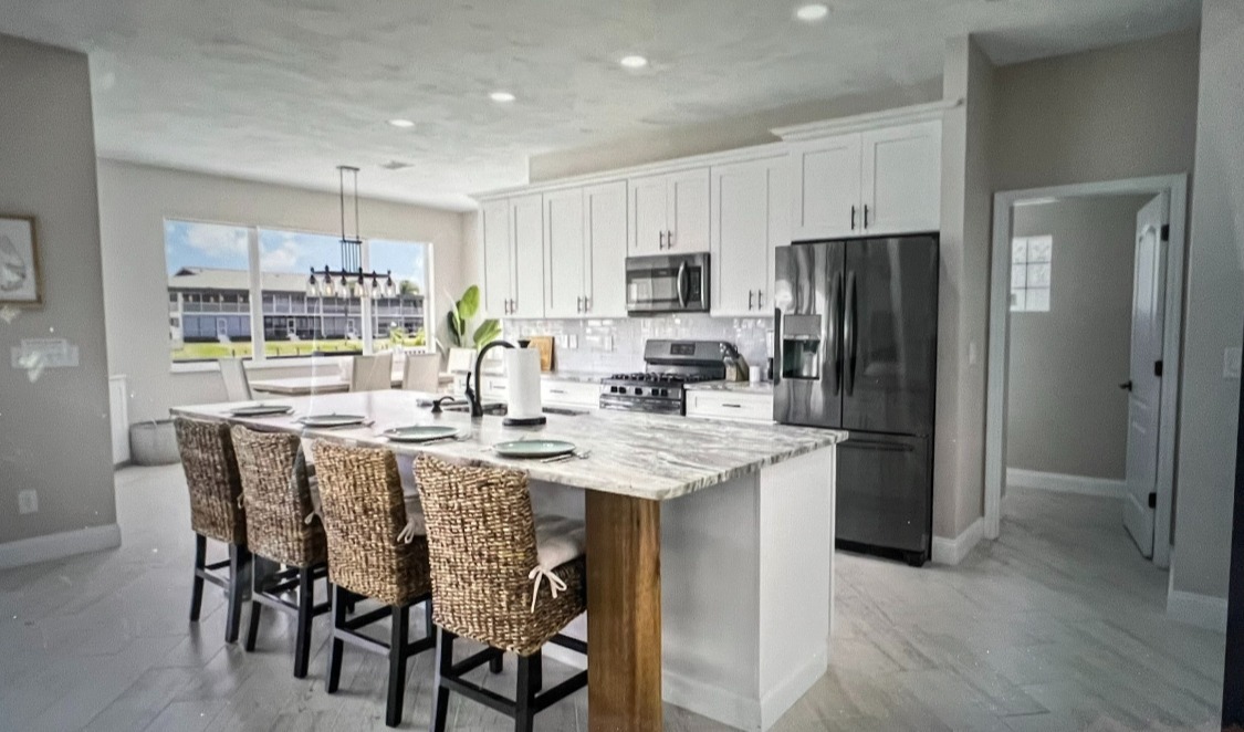 kitchen island - Hawks Key Villa - Cape Coral