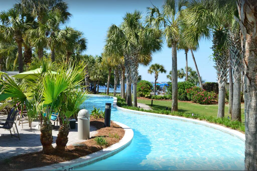 [bayside] 700-foot long lazy river