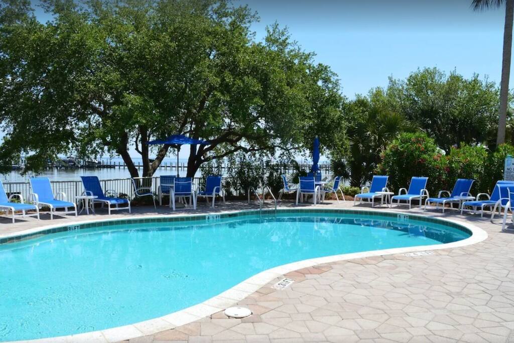 [bayside] pool heated in winter