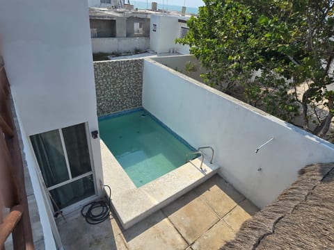 Amazing 3 DR,3 BA  Beach House with pool!