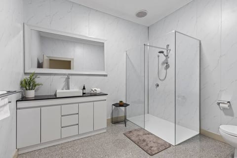 Ensuite Bathroom with Spacious Shower Enclosure