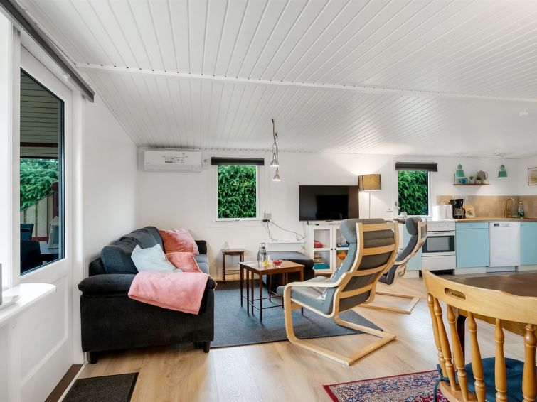 stefanka-225m-from-the-sea/