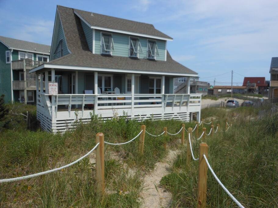 oceanfront-outer-banks-no-cleaning-fee-pets-allowe/