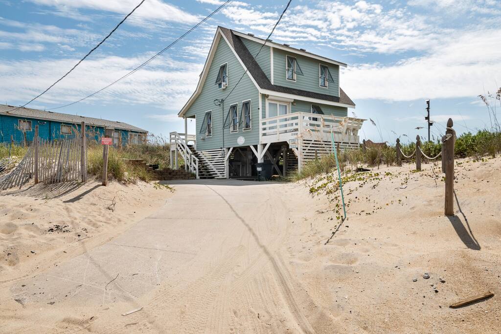 oceanfront-outer-banks-no-cleaning-fee-pets-allowe/