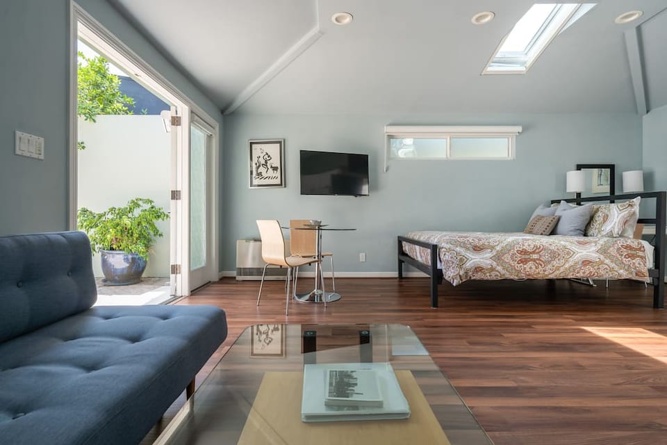 Private & Peaceful Cottage in Venice Beach - Los Angeles