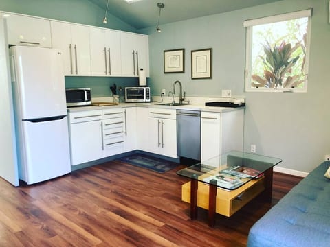Private & Peaceful Cottage in Venice Beach