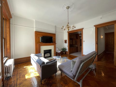 Capacious Brownstone Unit